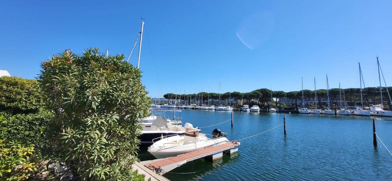 Marina Lairan Vue Sur L'eau Et Les Bateaux De Port Camargue 2etoiles F