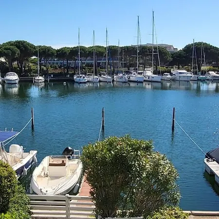Villa Marina Lairan Vue Sur L'Eau Et Les Bateaux De Port Camargue 2Etoiles F Le Grau-du-Roi Exterior foto